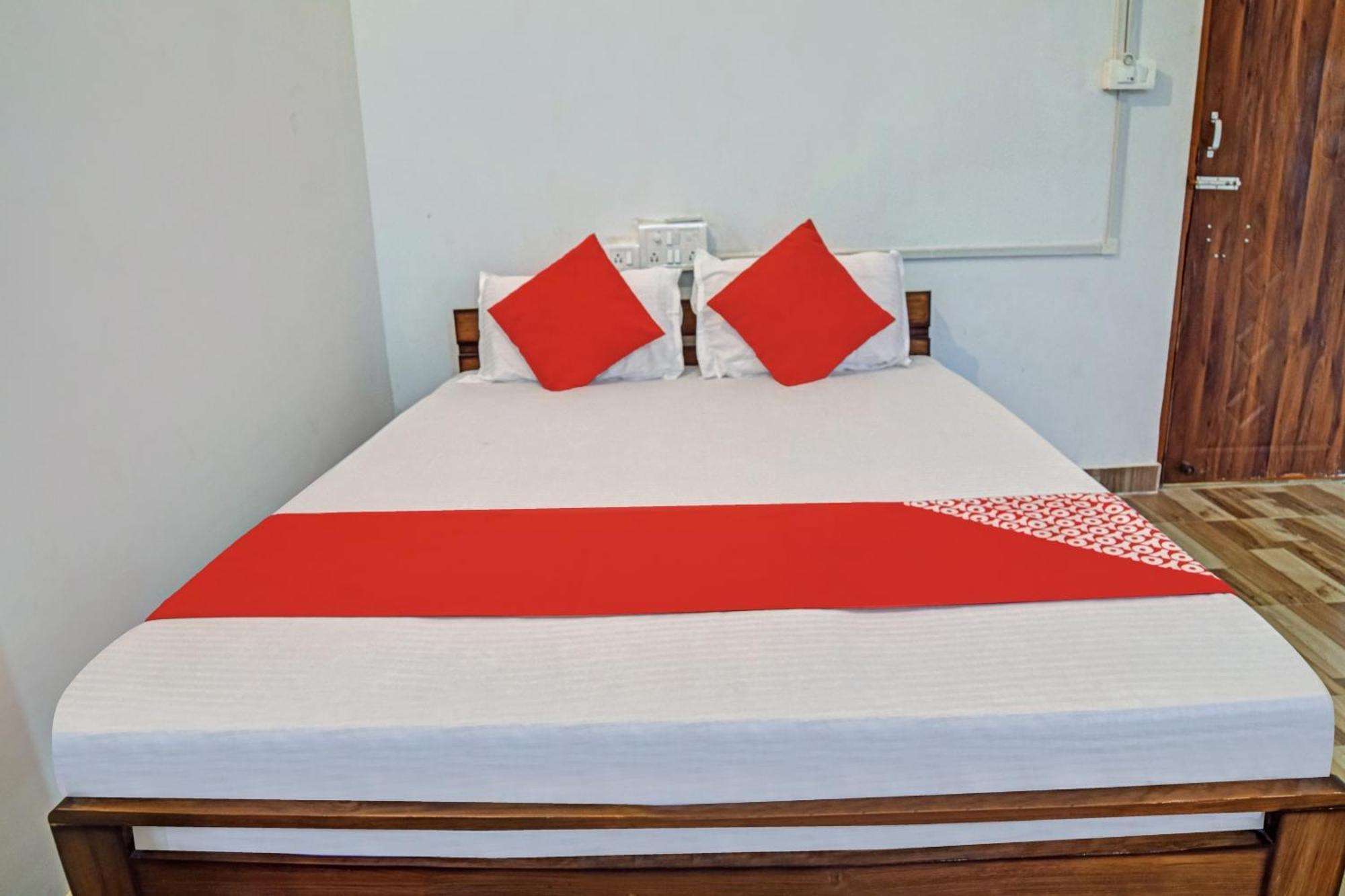 Spot On Jp Guest House Kaharpara Экстерьер фото